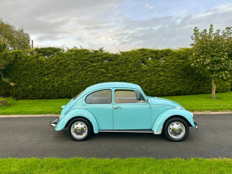 VOLKSWAGEN BEETLE