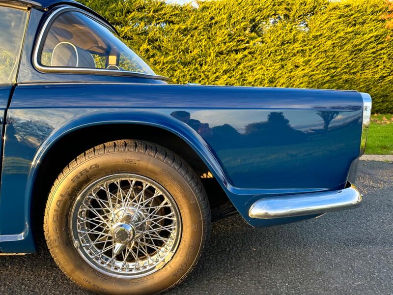 TRIUMPH TR4