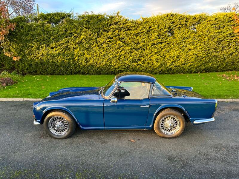 TRIUMPH TR4