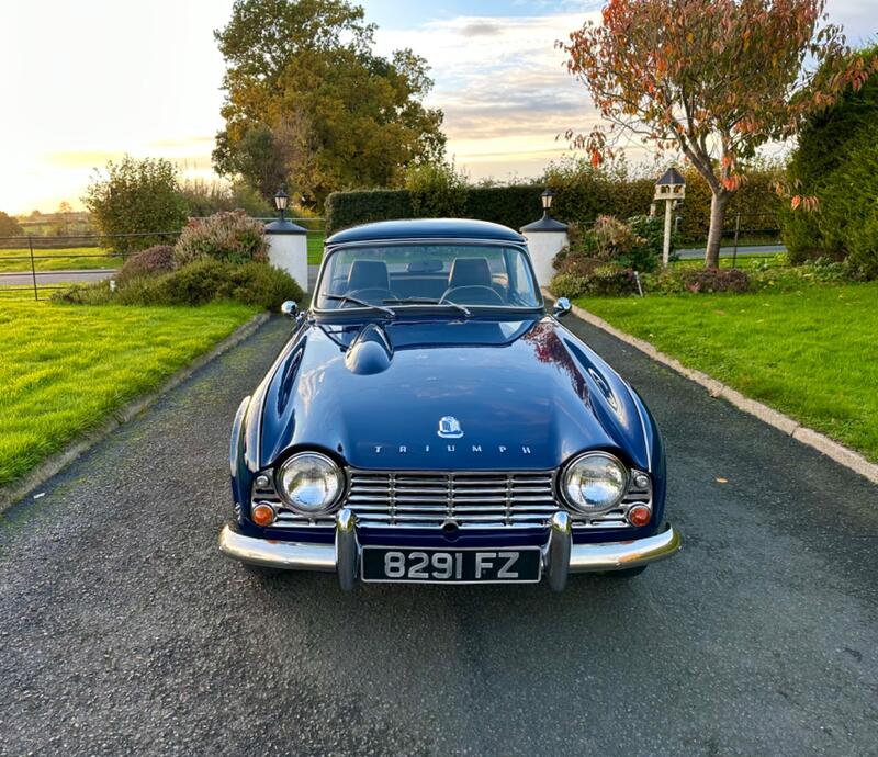 TRIUMPH TR4