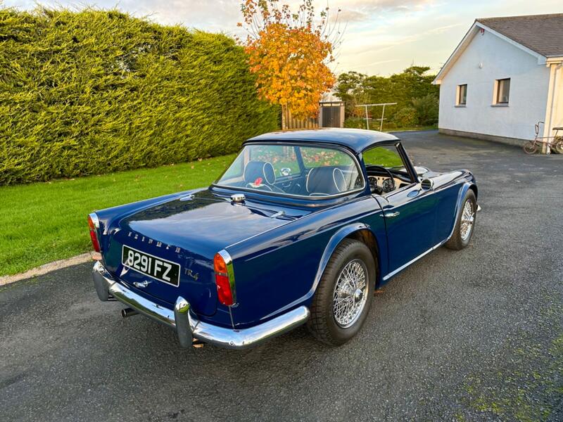 TRIUMPH TR4