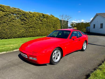 PORSCHE 944 Turbo 