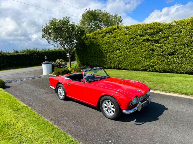 TRIUMPH TR4