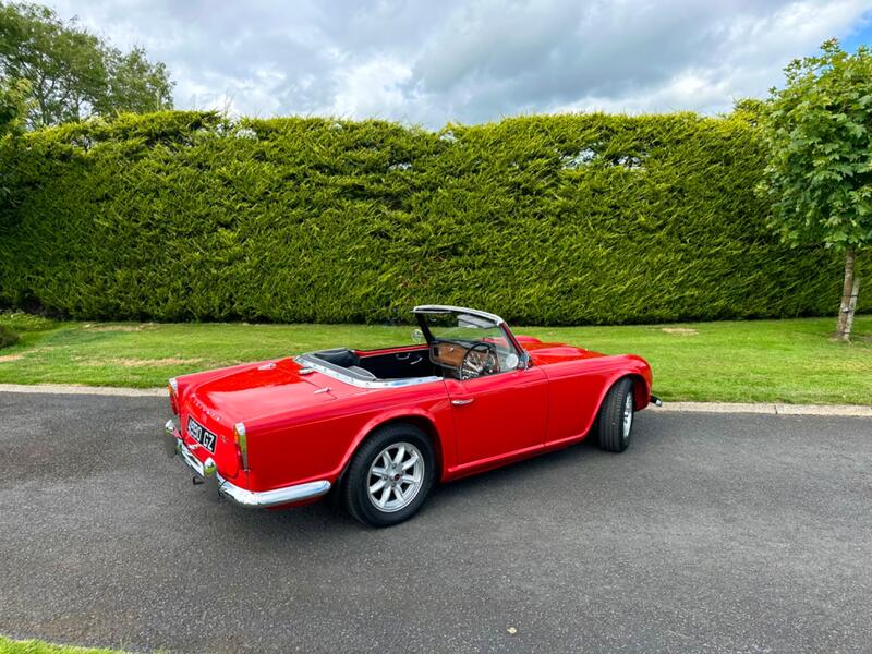 TRIUMPH TR4