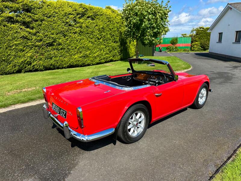 TRIUMPH TR4