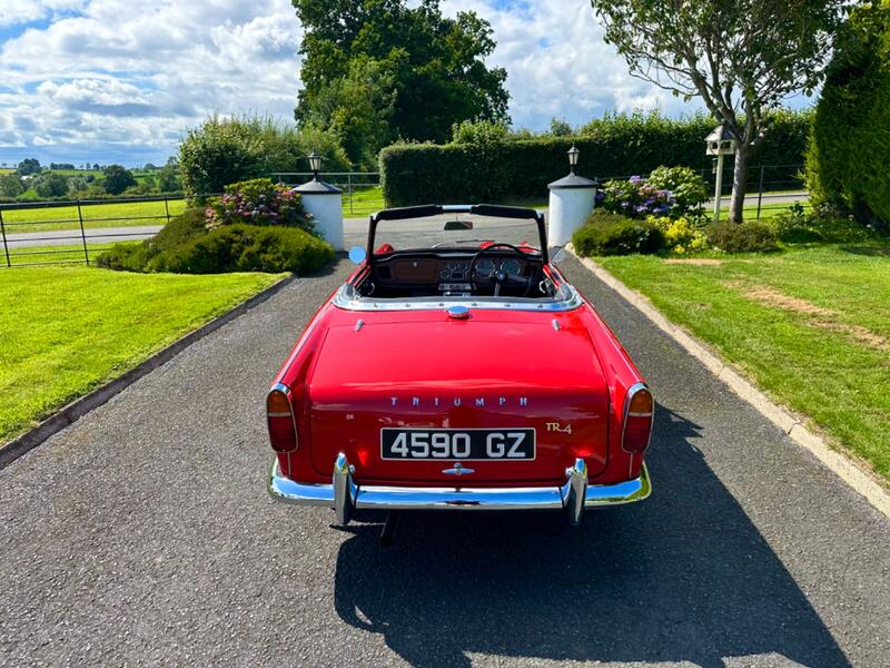 TRIUMPH TR4