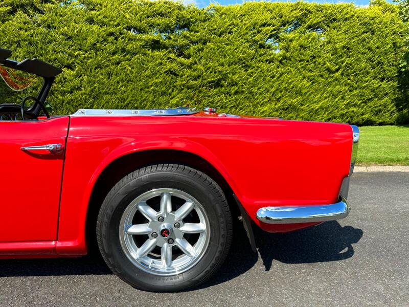 TRIUMPH TR4