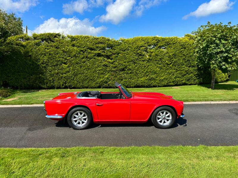 TRIUMPH TR4