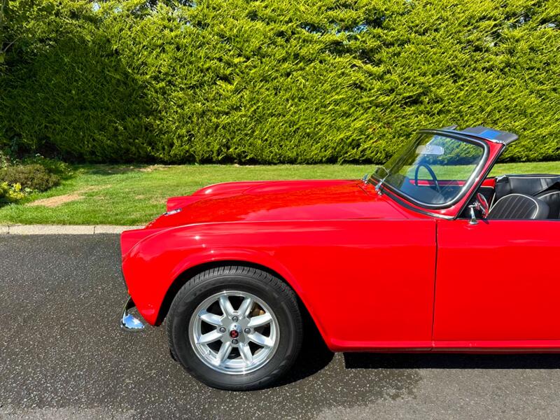 TRIUMPH TR4