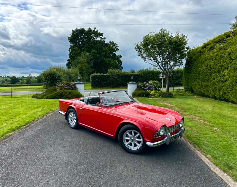 TRIUMPH TR4