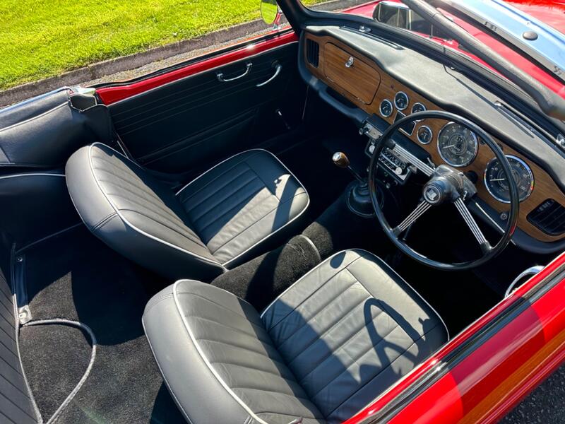 TRIUMPH TR4