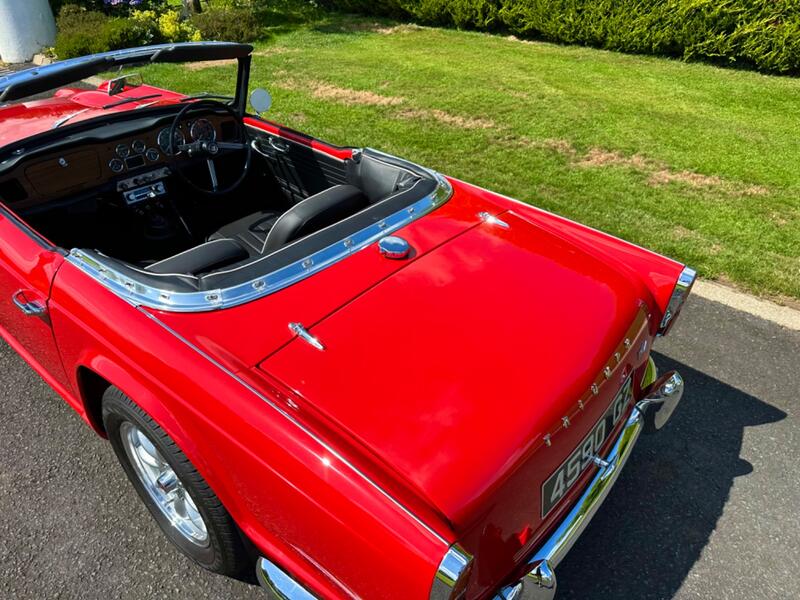 TRIUMPH TR4