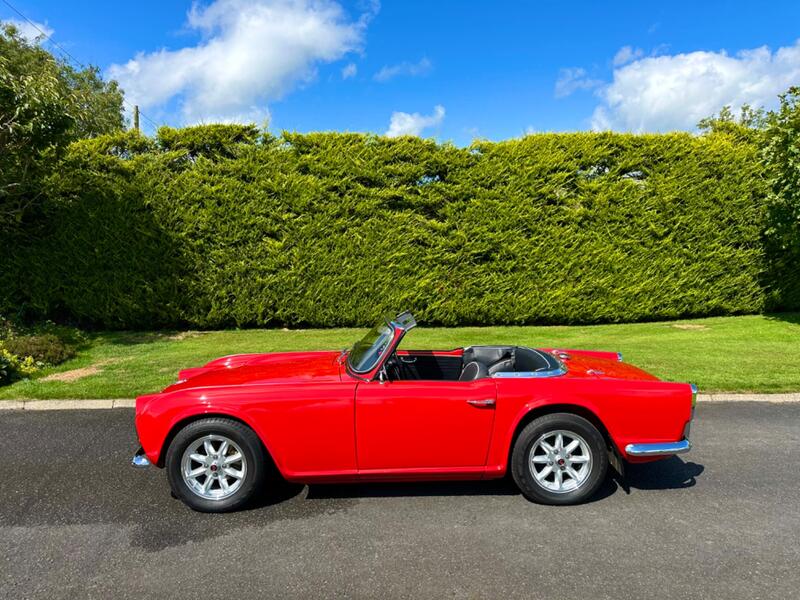 TRIUMPH TR4