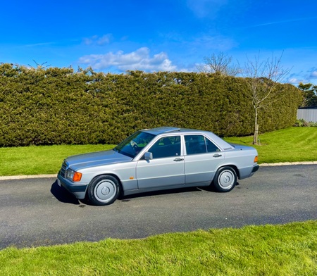 MERCEDES-BENZ 190 190E AUTO