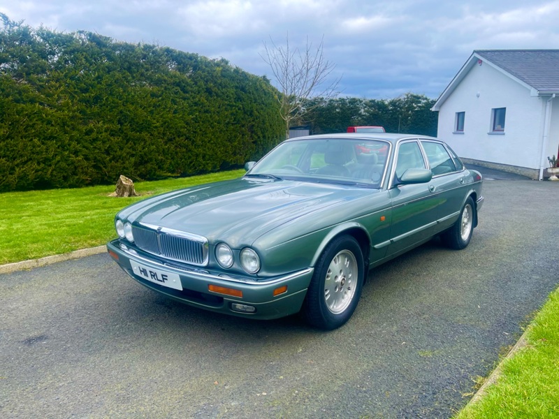 JAGUAR XJ