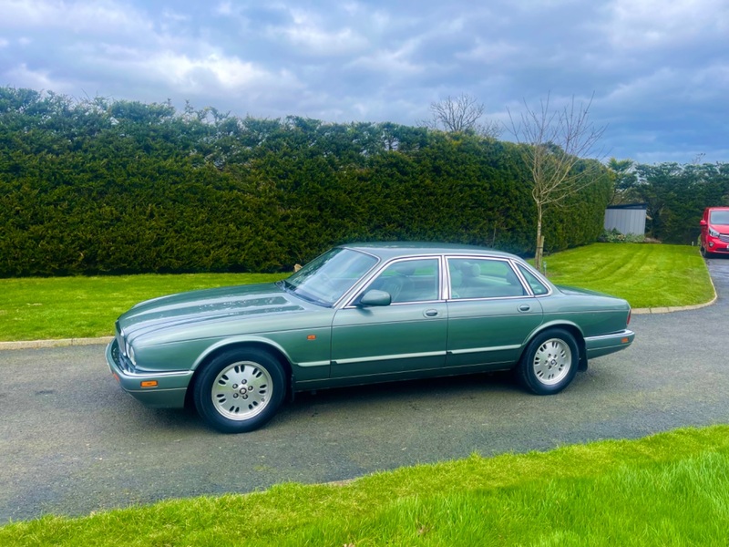 JAGUAR XJ