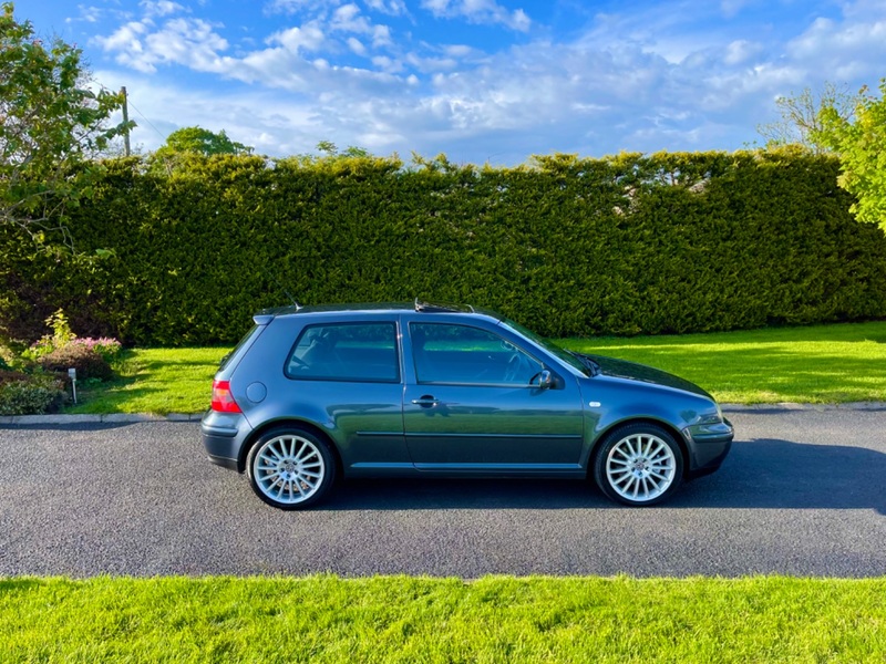 VOLKSWAGEN GOLF