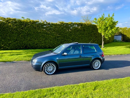 VOLKSWAGEN GOLF V6 4MOTION