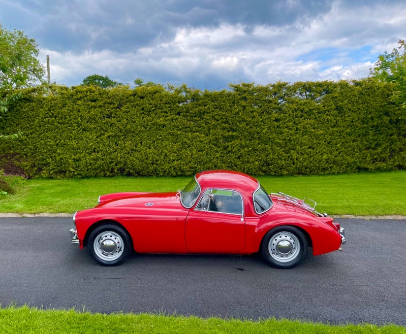 MG MGA