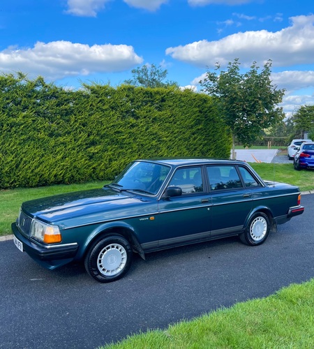 VOLVO 240 GL