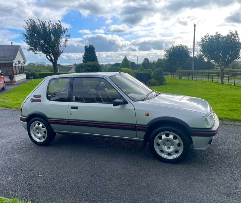 PEUGEOT 205