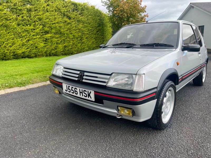 PEUGEOT 205