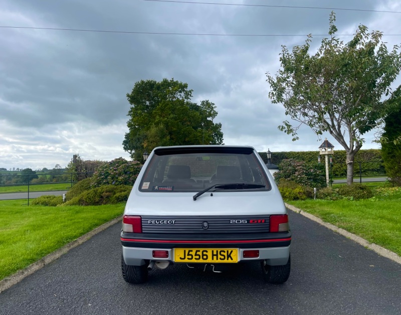 PEUGEOT 205