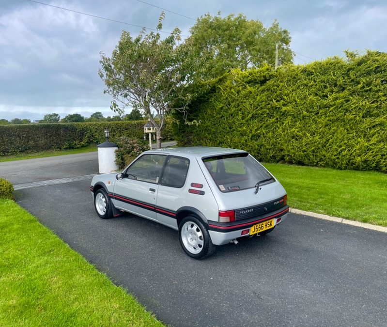 PEUGEOT 205