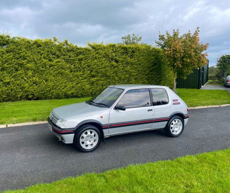 PEUGEOT 205