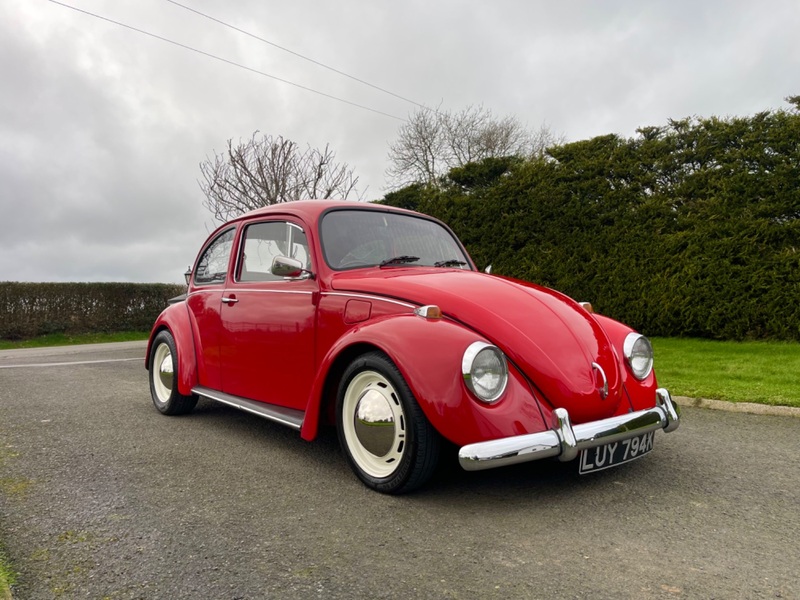 VOLKSWAGEN BEETLE