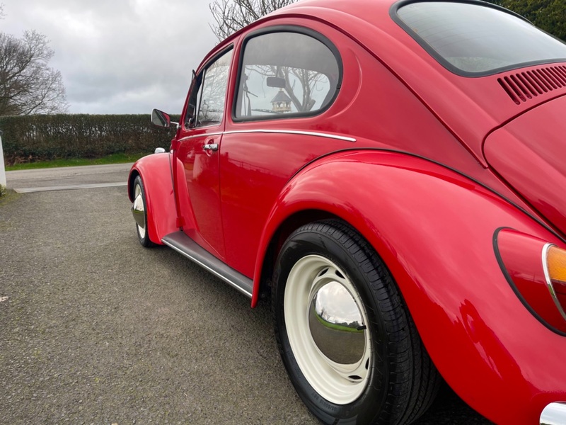 VOLKSWAGEN BEETLE