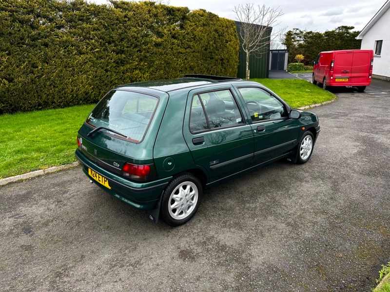 RENAULT CLIO