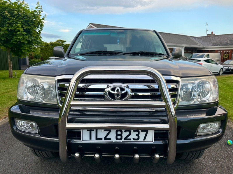 TOYOTA LAND CRUISER AMAZON