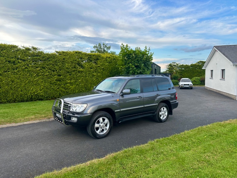 TOYOTA LAND CRUISER AMAZON