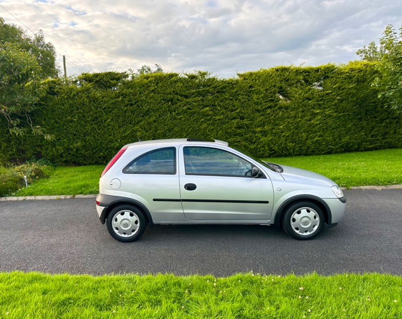 VAUXHALL CORSA