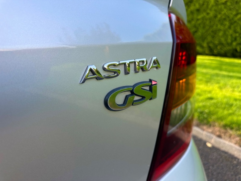 VAUXHALL ASTRA